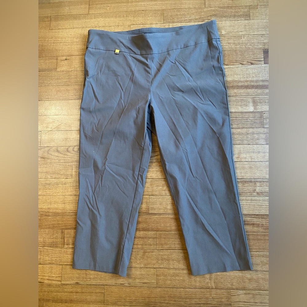 NEW Without tags Laura Cruz Women’s Capris size: 16 Fast dry material